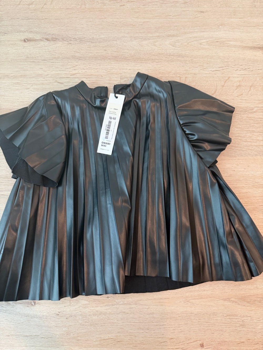 Omamimini Black Pleated Faux-Leather Short Sleeve Top
